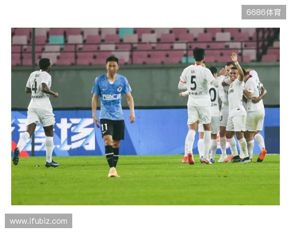 疑似吐口水!大连英博球迷呼吁俱乐部上诉申花外援特谢拉